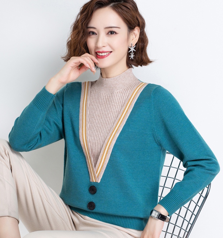 Red Pseudo-two bottoming shirt plus velvet sweater