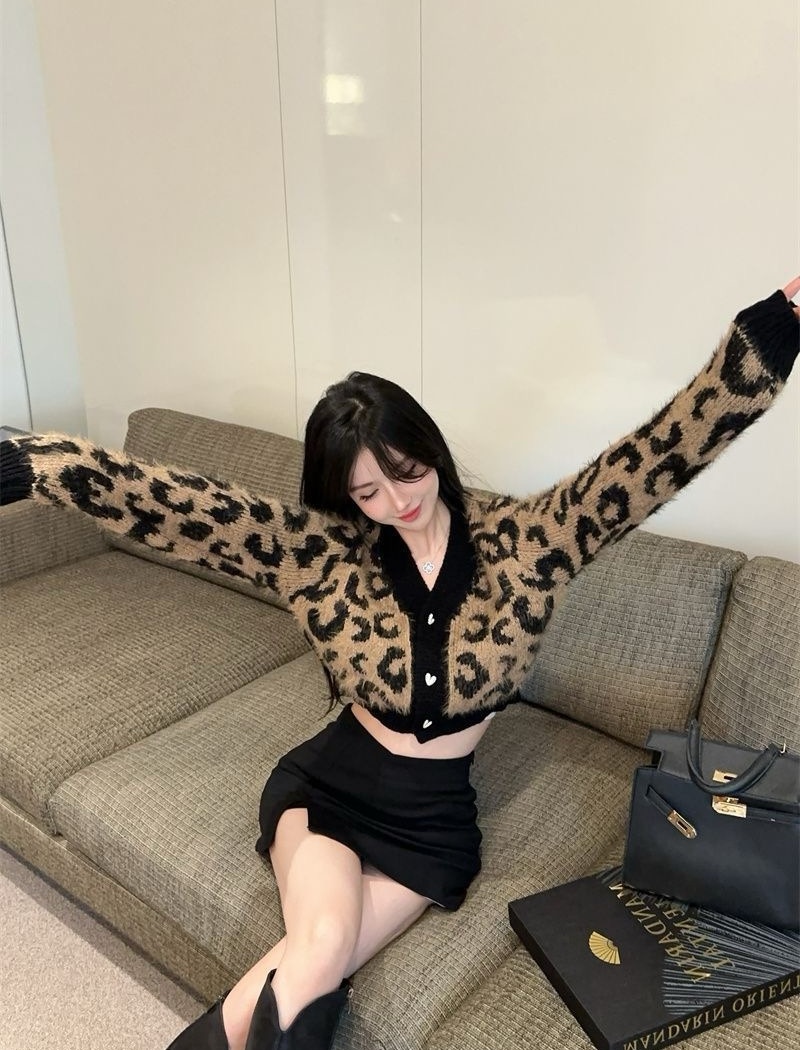 Short loose leopard coat retro knitted sweater for women