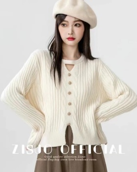 V-neck apricot sweater unique halter tops for women