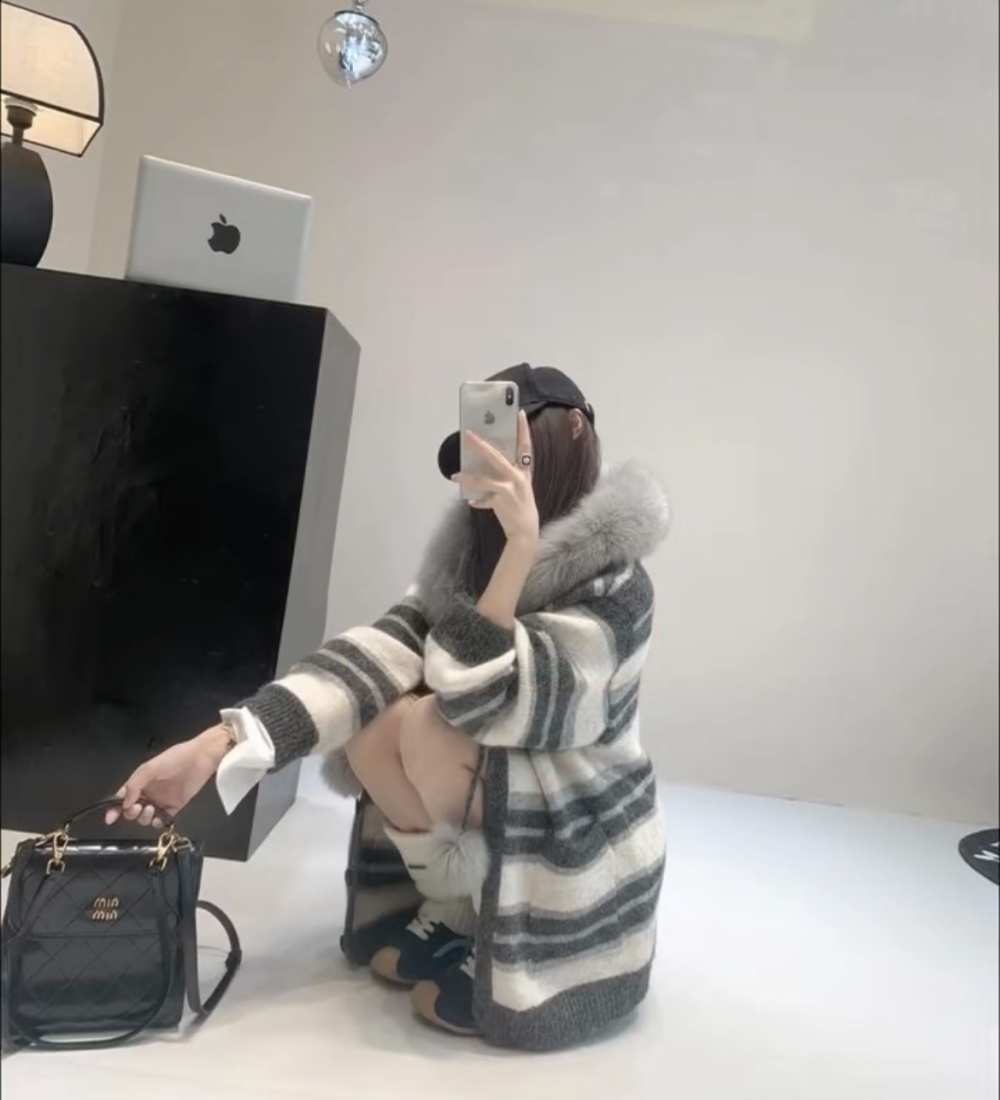 Mixed colors fur collar fashion coat knitted stripe cardigan