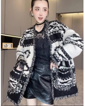 Long autumn cardigan knitted burr sweater for women