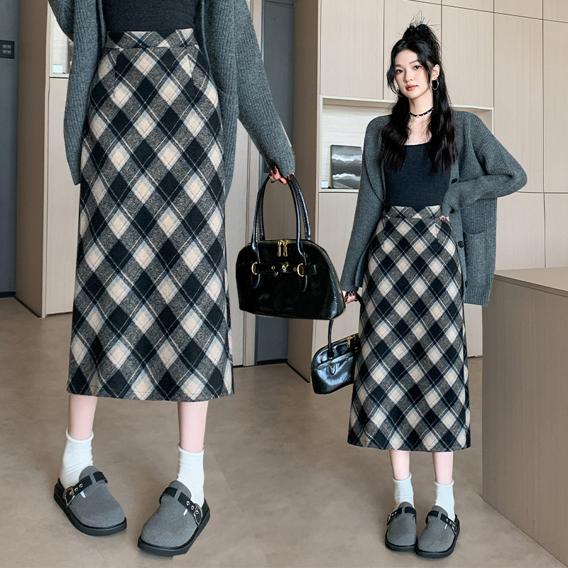 Korean style woolen long thick large yard plaid skirt