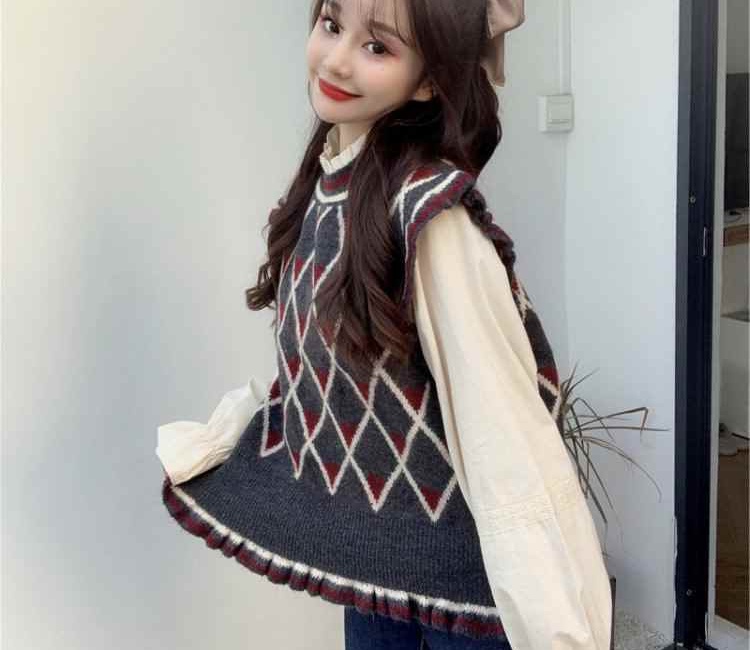 Knitted sweater sleeveless waistcoat for women
