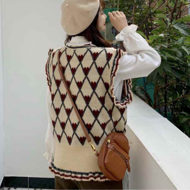 Knitted sweater sleeveless waistcoat for women