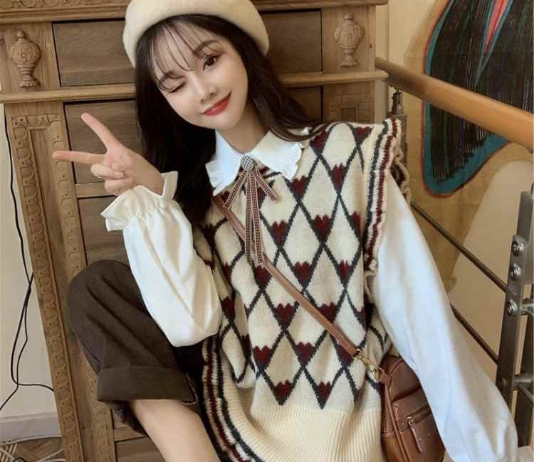 Knitted sweater sleeveless waistcoat for women