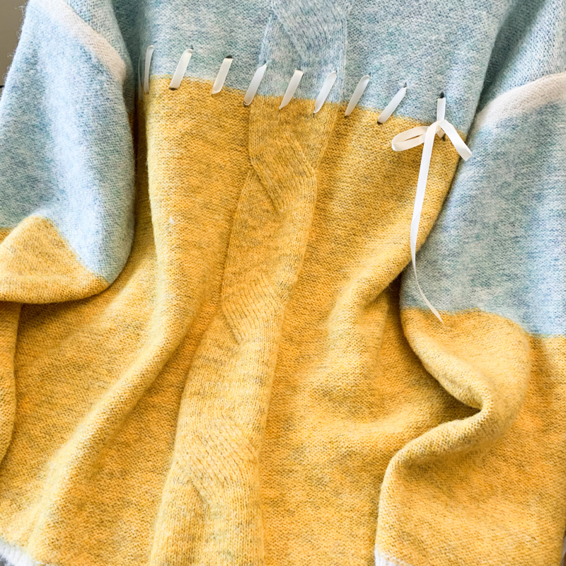 Niche V-neck splice sweater for women