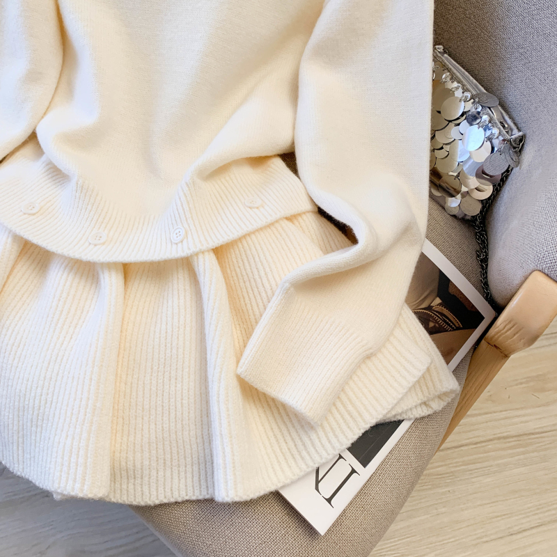 Removable sweater pullover tops a set for women