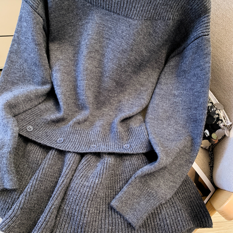 Removable sweater pullover tops a set for women