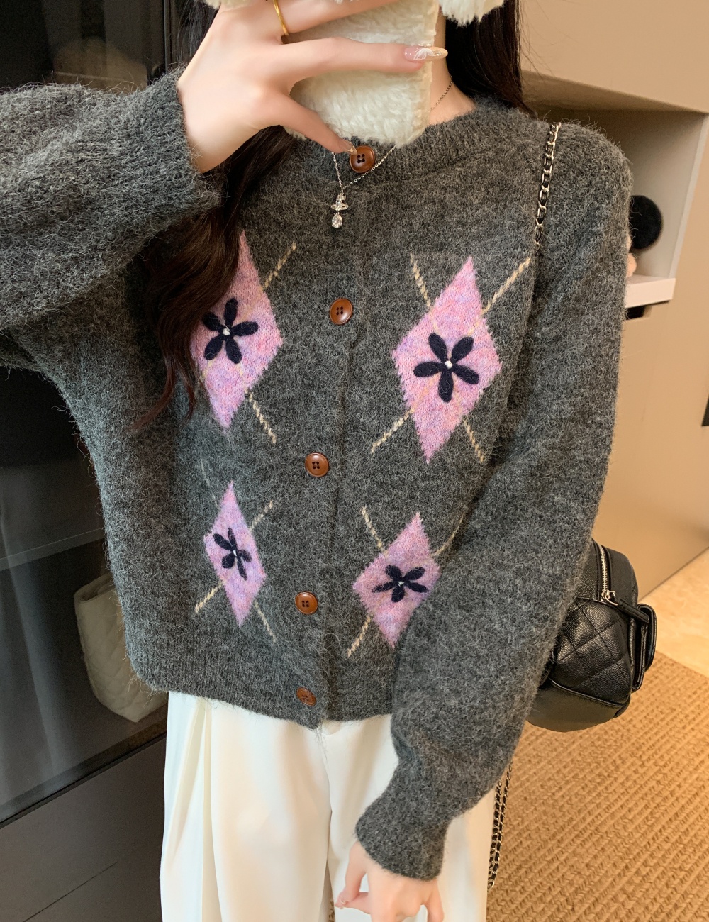 Embroidery round neck quilted sweater lazy retro cardigan