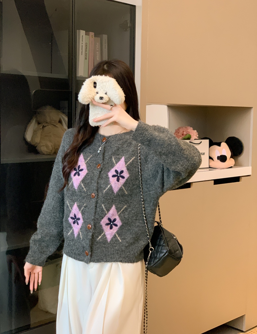 Embroidery round neck quilted sweater lazy retro cardigan
