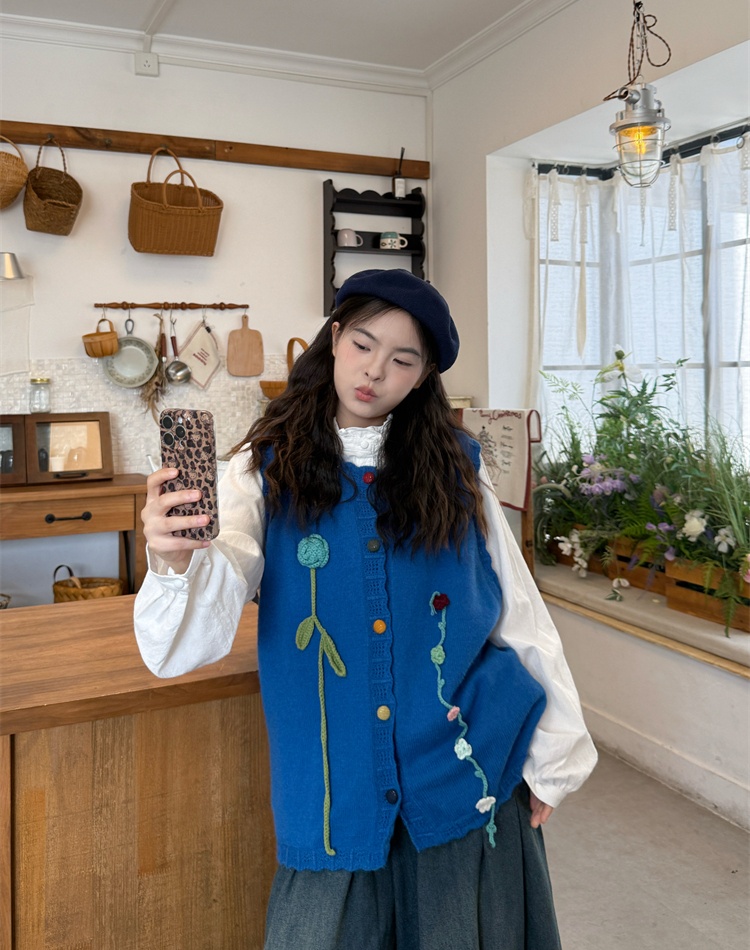 Art loose sweater embroidered waistcoat for women