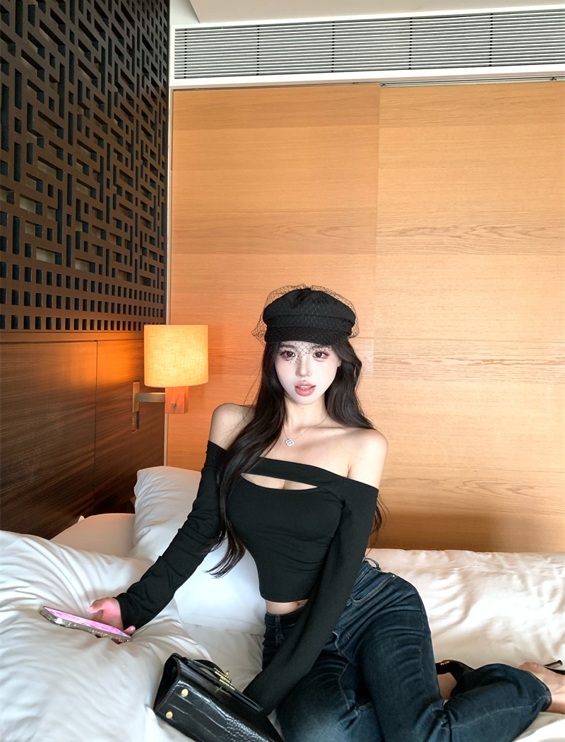 Sexy slim T-shirt flat shoulder long sleeve tops for women