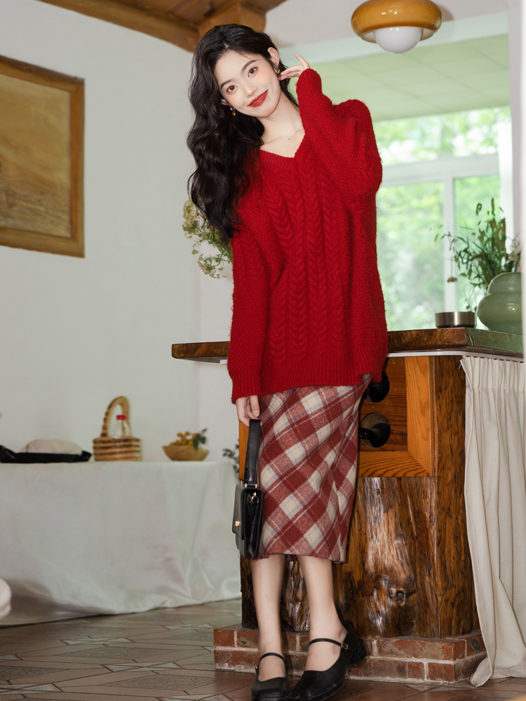 Twist knitted loose sweater lazy red V-neck skirt a set