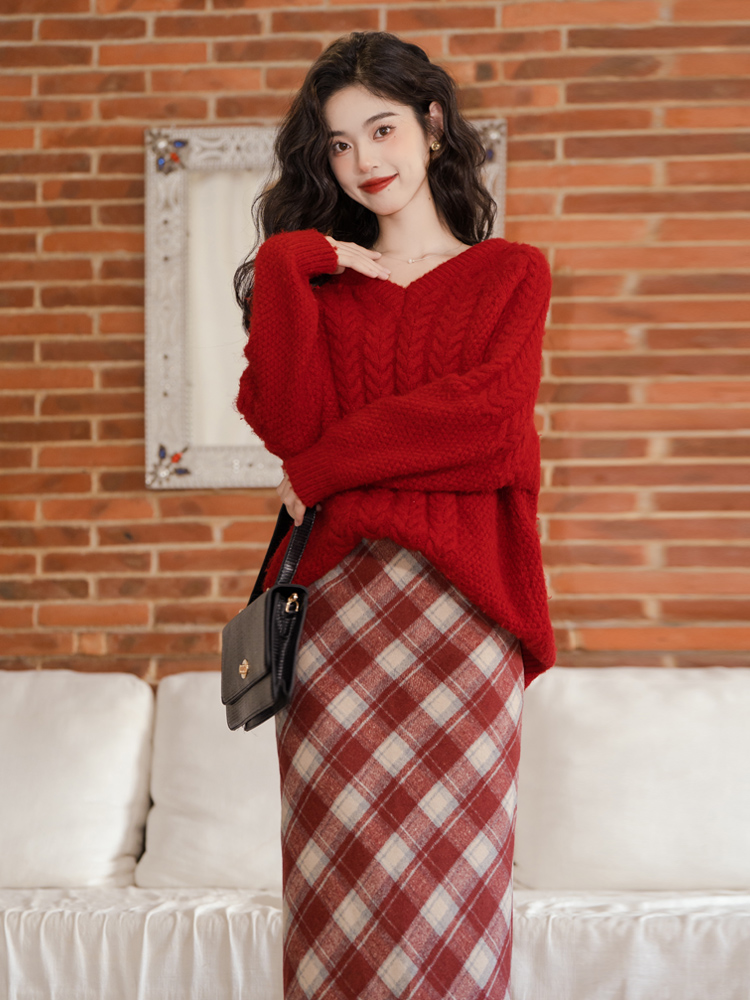 Twist knitted loose sweater lazy red V-neck skirt a set