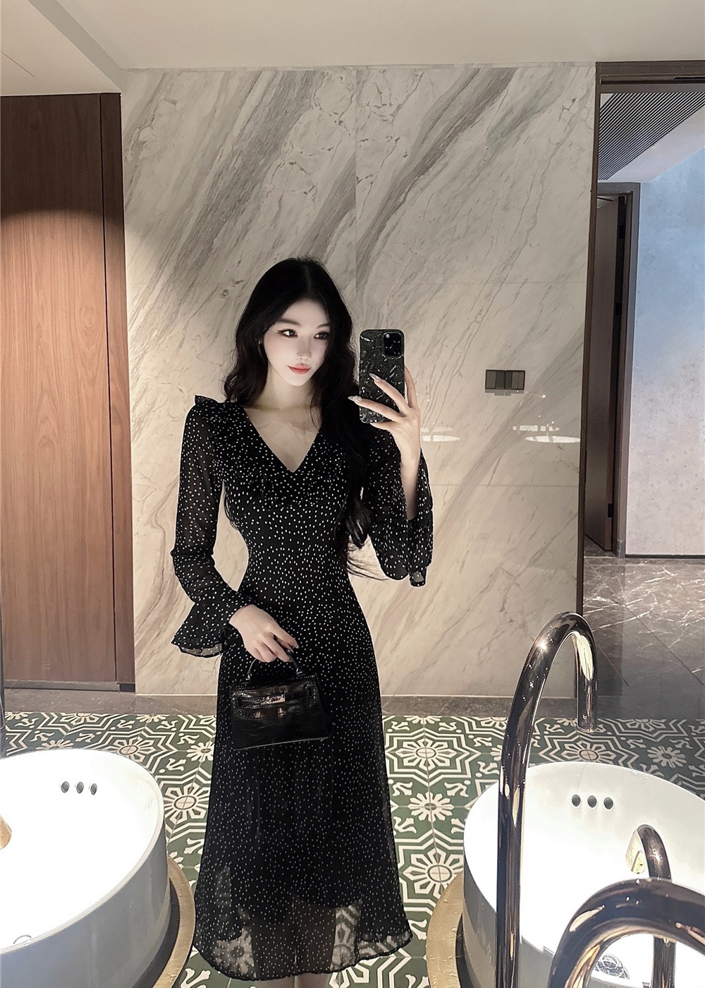 Black long sleeve temperament dress for women