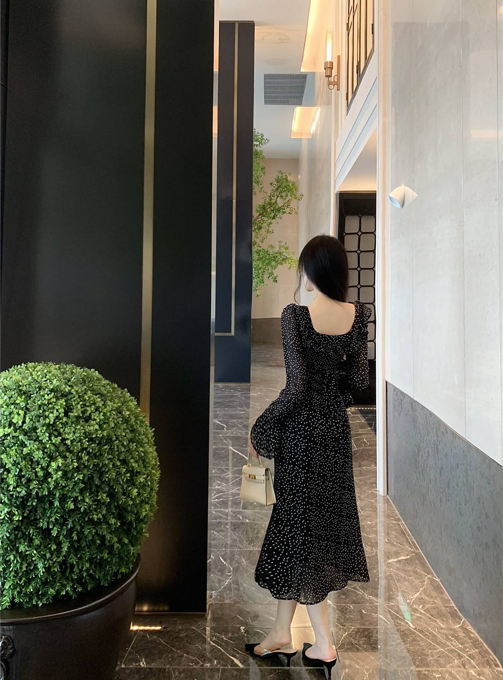 Black long sleeve temperament dress for women