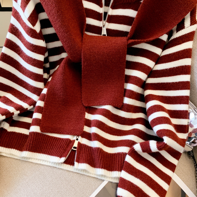 Show young collocation hooded sweater stripe shawl