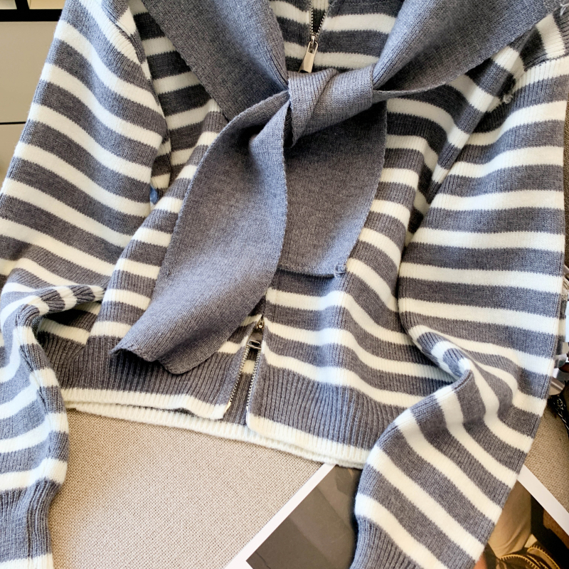 Show young collocation hooded sweater stripe shawl