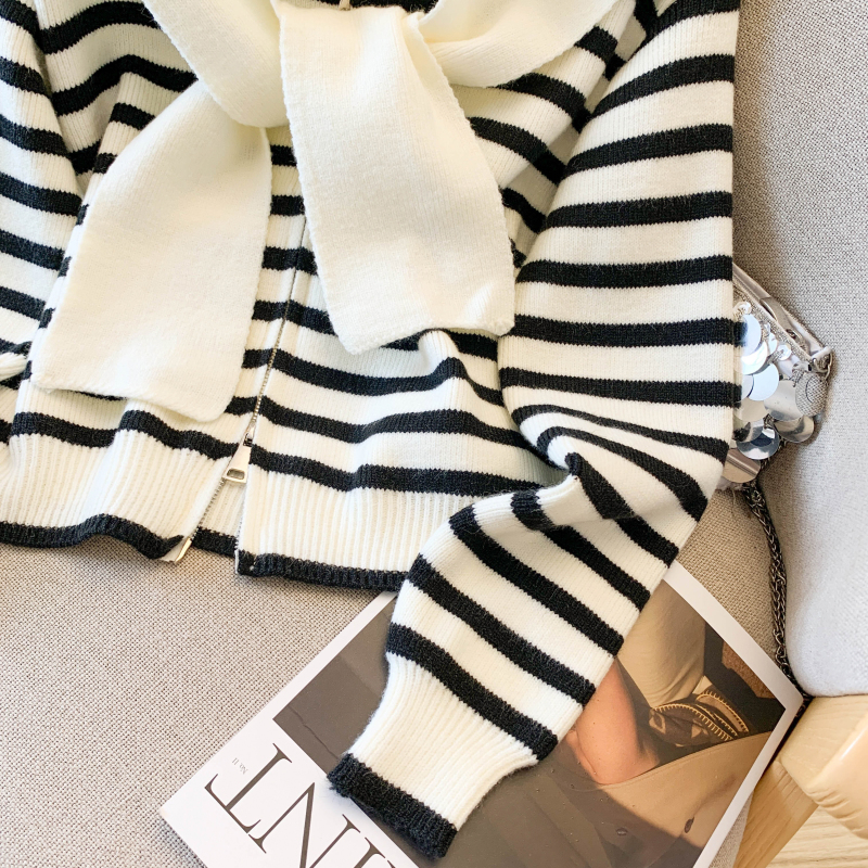 Show young collocation hooded sweater stripe shawl
