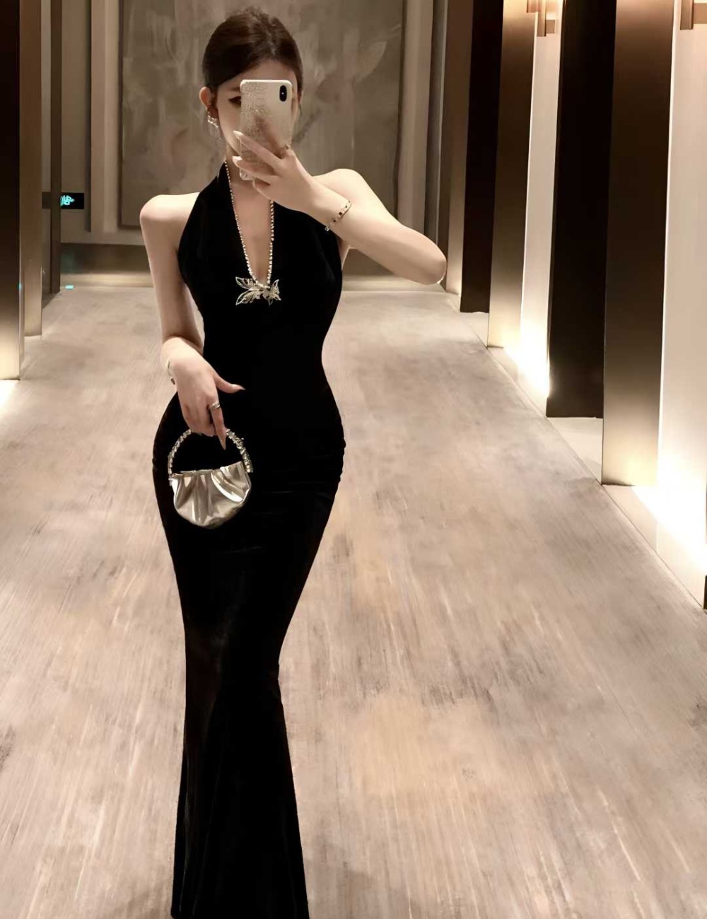 With chest pad bottoming V-neck long dress