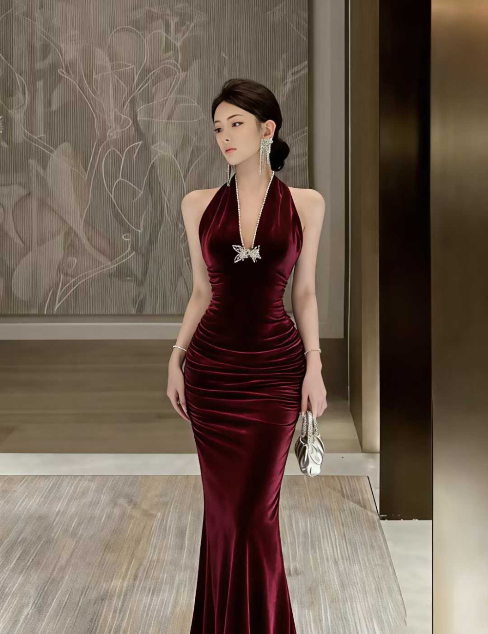 With chest pad bottoming V-neck long dress
