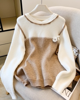 Flowers Pseudo-two tops mixed colors sweater