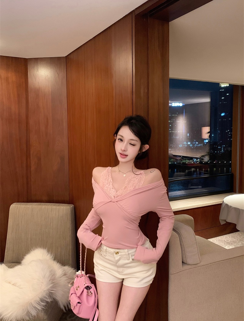 Lace V-neck splice tops