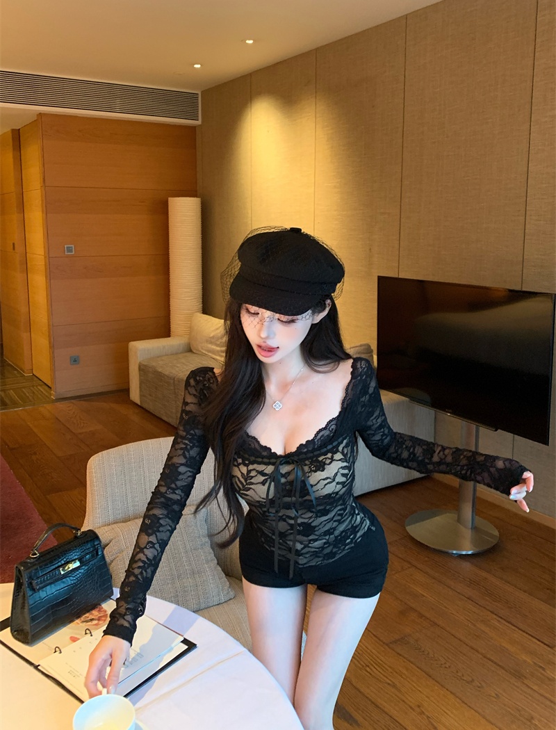 With chest pad tops bottoming shirt for women