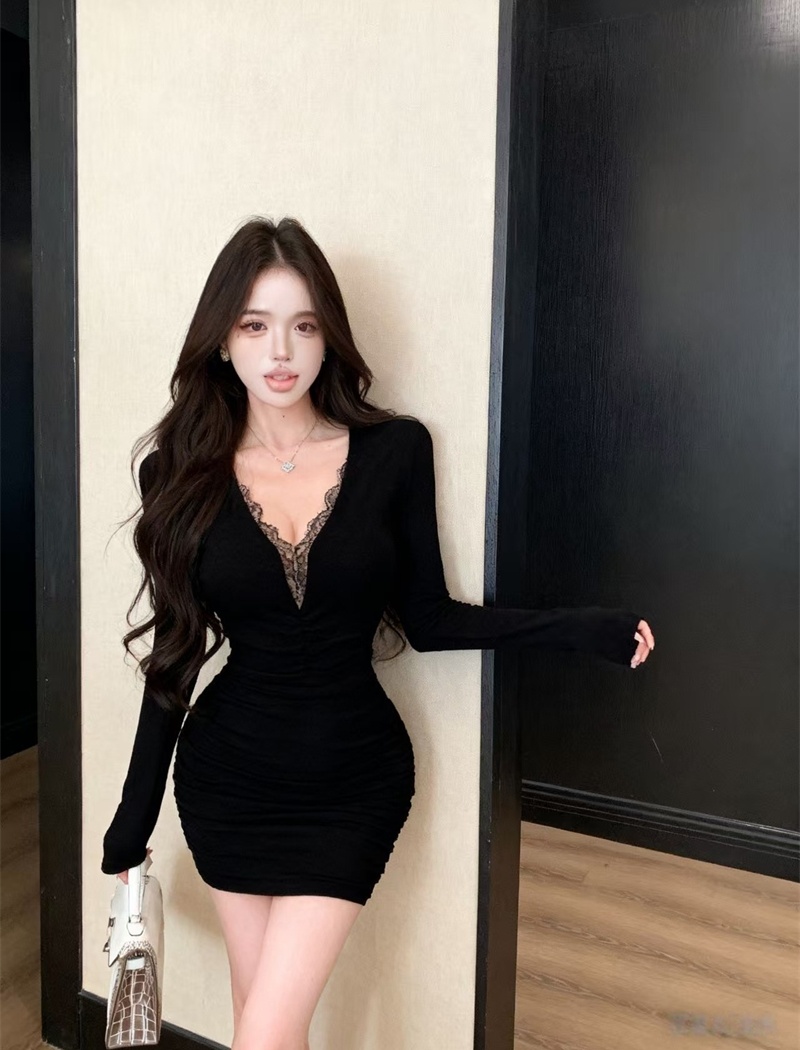Package hip knitted fold lace V-neck enticement splice dress