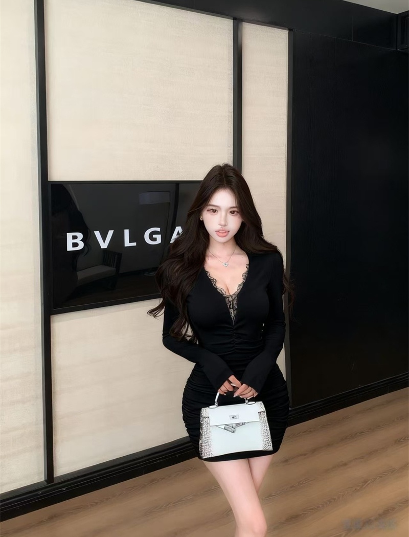 Package hip knitted fold lace V-neck enticement splice dress
