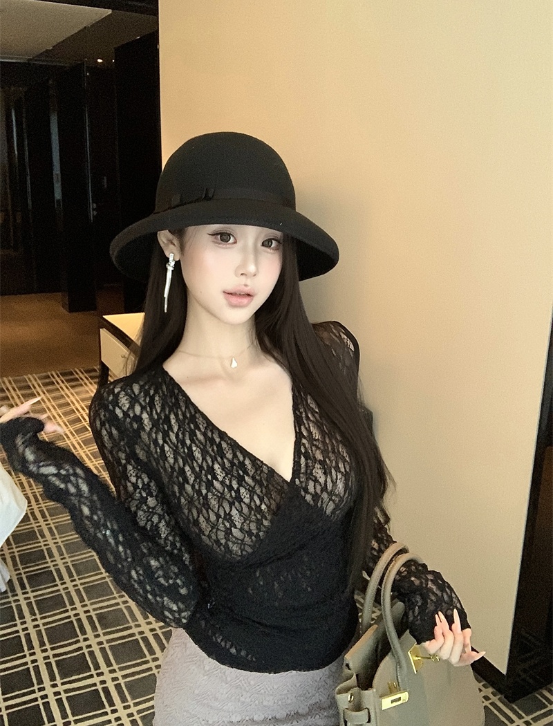 Beauty back V-neck sexy lace long sleeve bottoming shirt for women