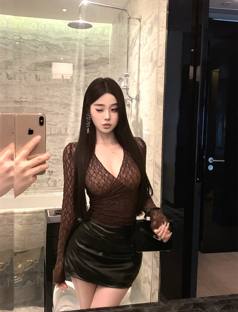 Beauty back V-neck sexy lace long sleeve bottoming shirt for women
