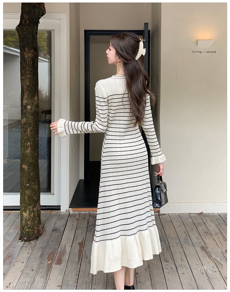 V-neck knitted dress wood ear slim long dress