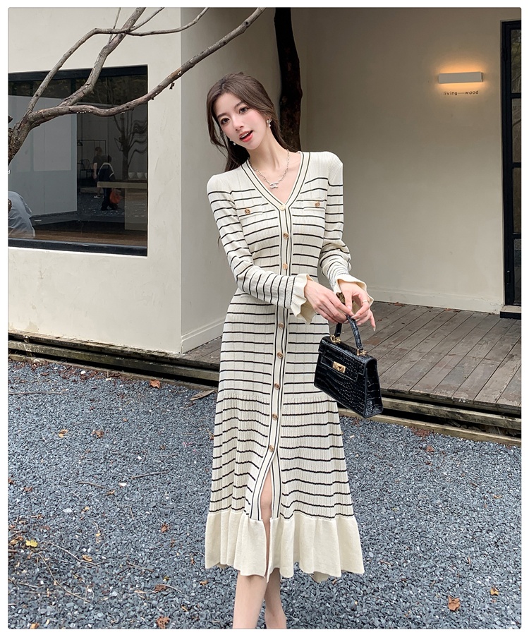 V-neck knitted dress wood ear slim long dress