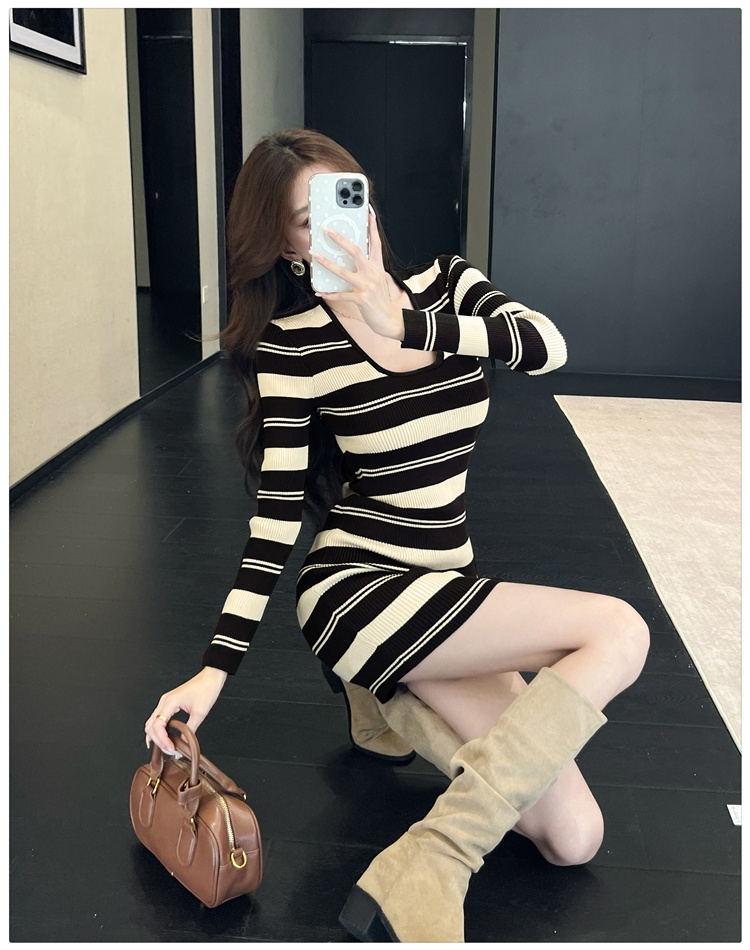 Pinched waist dress U-neck T-back for women