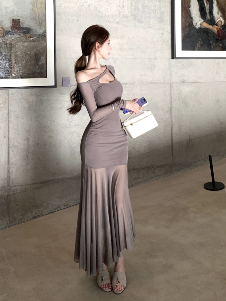 Hollow long sleeve slim long sloping shoulder dress