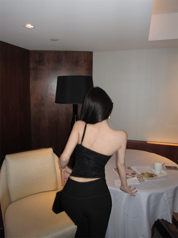 Spicegirl hollow sloping shoulder slim bottoming lace vest