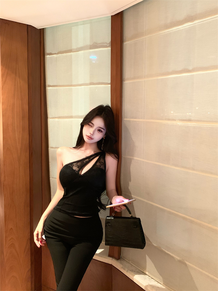 Spicegirl hollow sloping shoulder slim bottoming lace vest