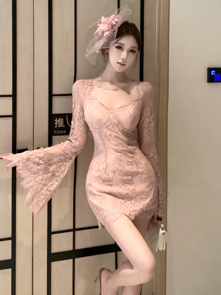 Spicegirl trumpet sleeves slim package hip short dress