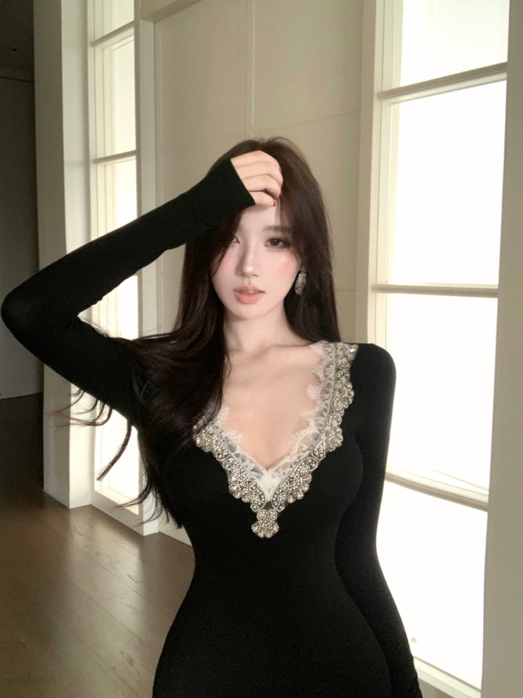 Long sleeve V-neck package hip slim dress