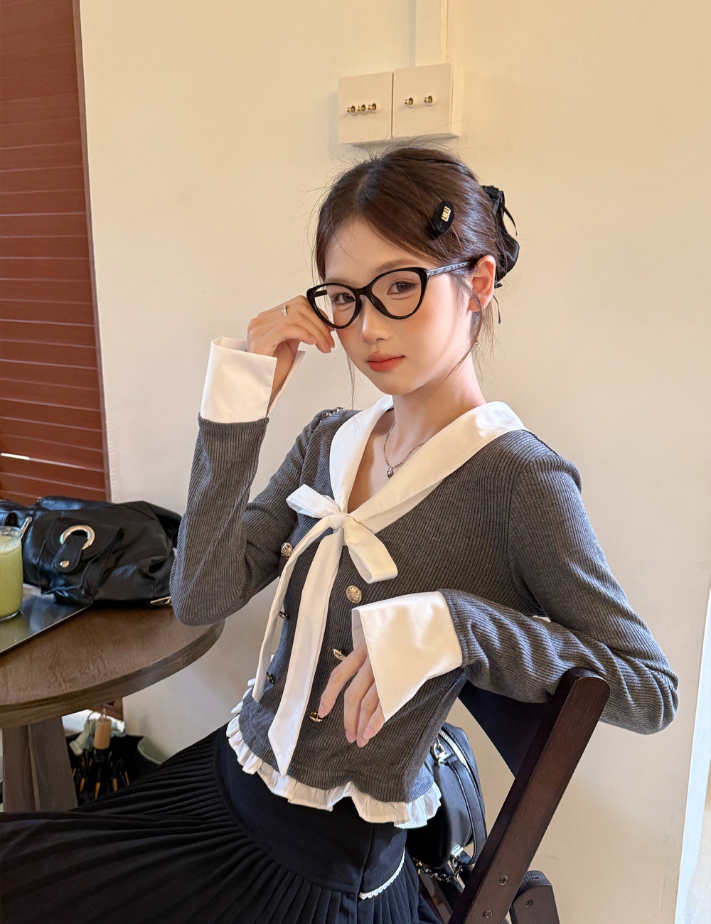 Autumn college style V-neck long sleeve sweater for women