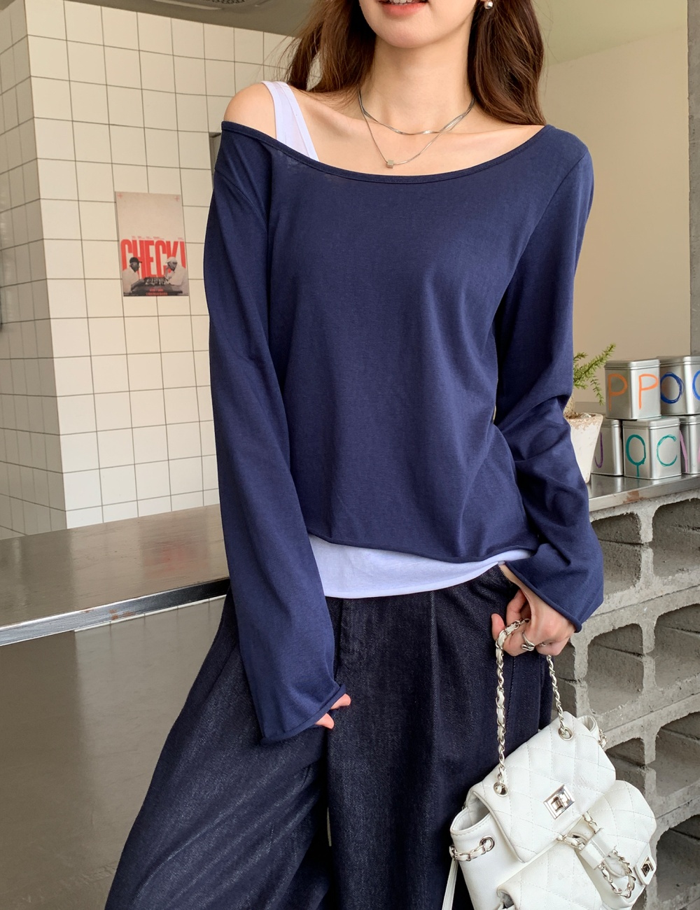 Pseudo-two thin large collar T-shirt for women