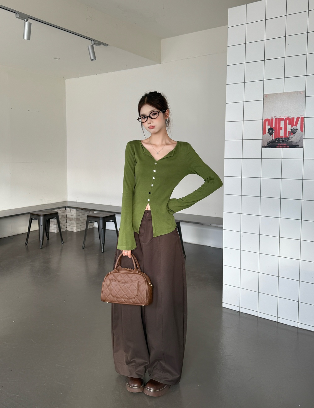 V-neck autumn and winter inside the ride T-shirt for women