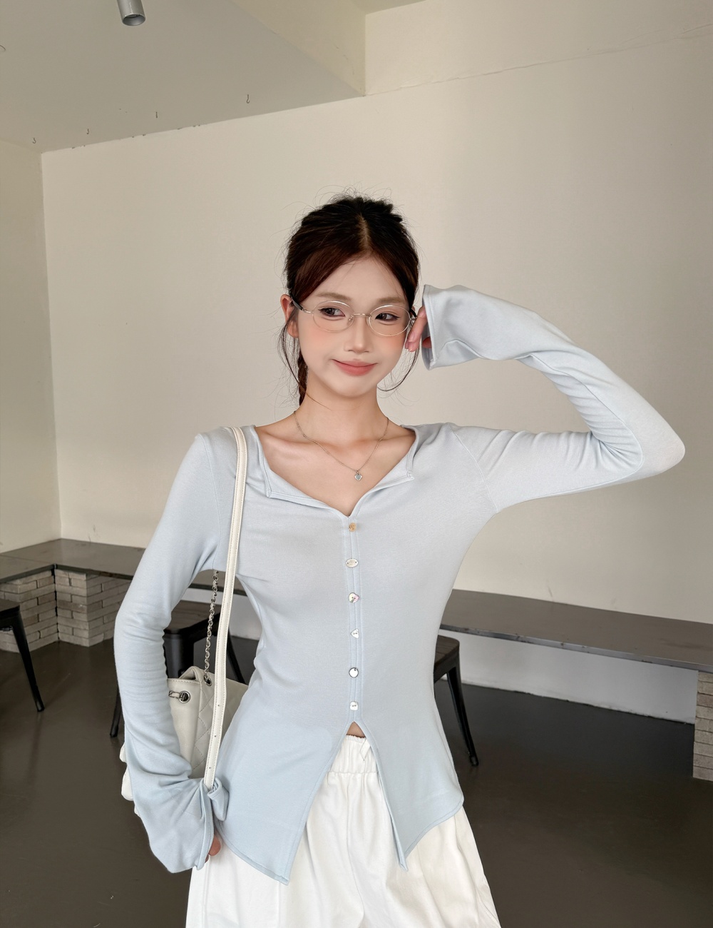 V-neck autumn and winter inside the ride T-shirt for women