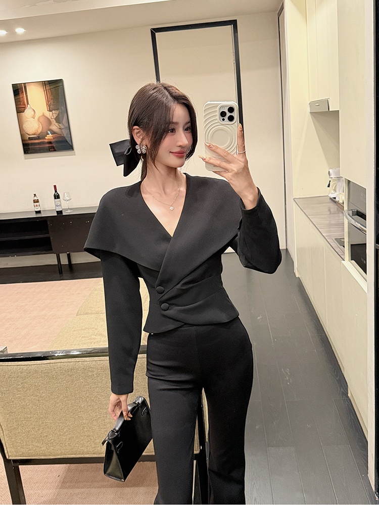 Large lapel pinched waist coat