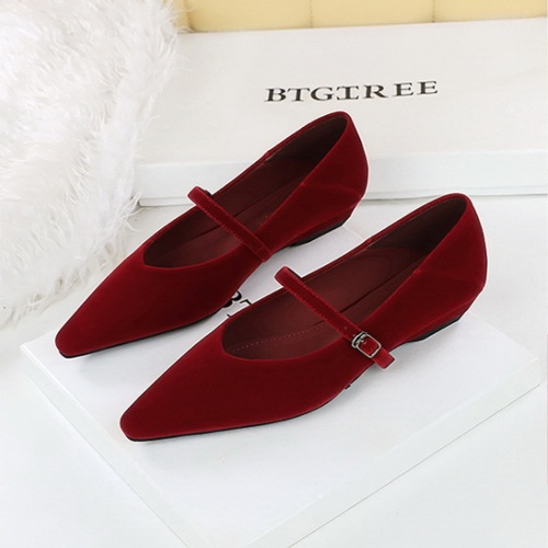 Cingulate fashion pointed low shoes for women