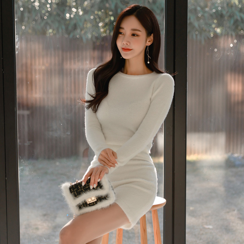 Short long sleeve small shirt round neck short skirt a set