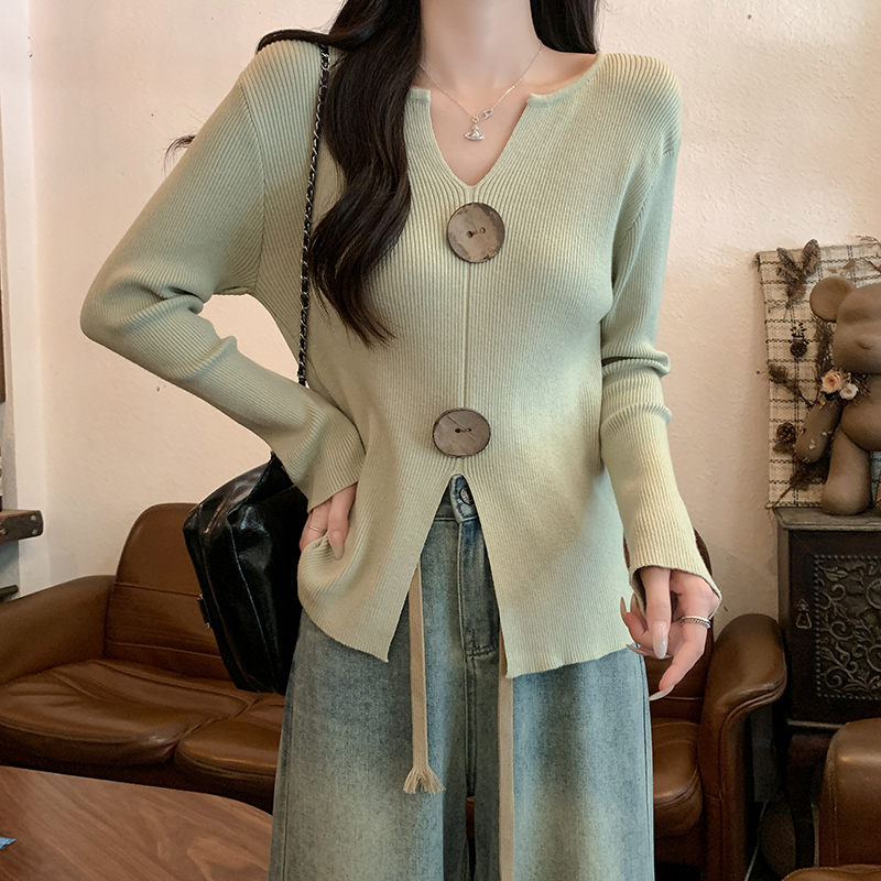 Short V-neck thermal buckle autumn and winter long sleeve sweater