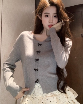 Long sleeve tops V-neck bottoming shirt for women