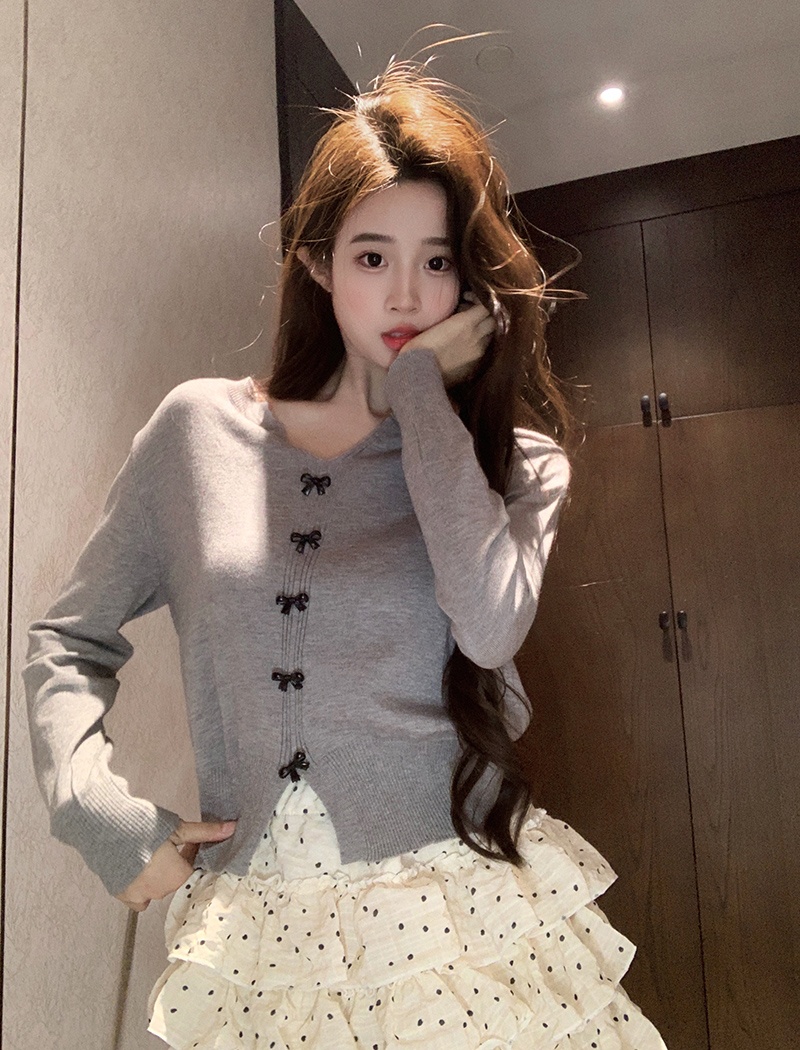 Long sleeve tops V-neck bottoming shirt for women